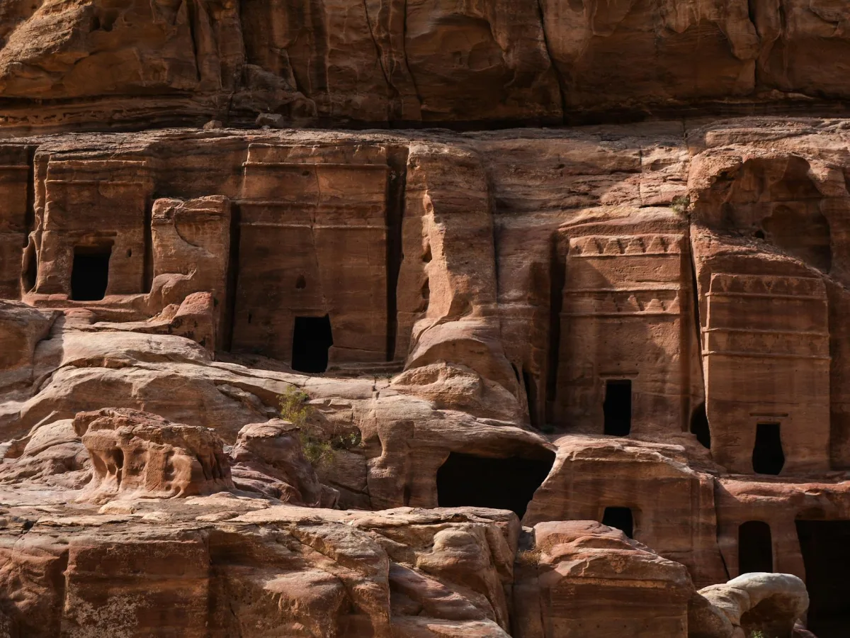 eSIM in Jordan: Answers to 8 Main Tourist Questions