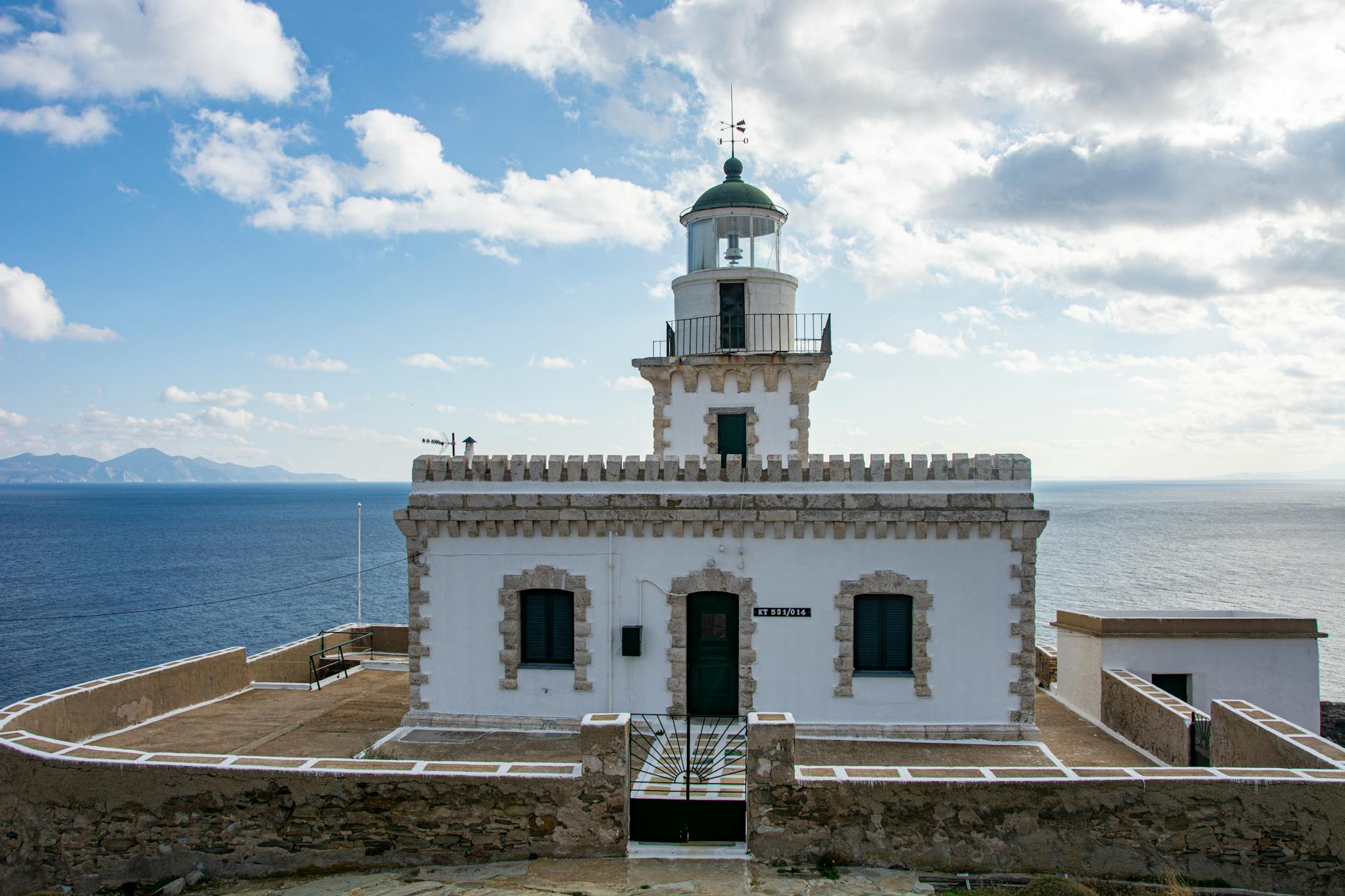 Complete Greece Travel Guide: Islands, Food & Budget Tips
