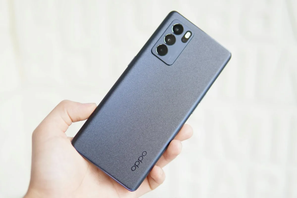 OPPO Reno 8 Pro: eSIM support, installation instructions