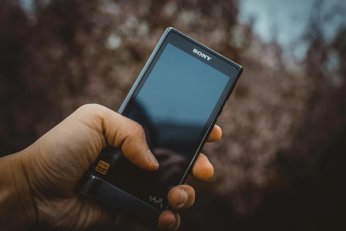 Sony Xperia 1 IV: eSIM support, installation instructions