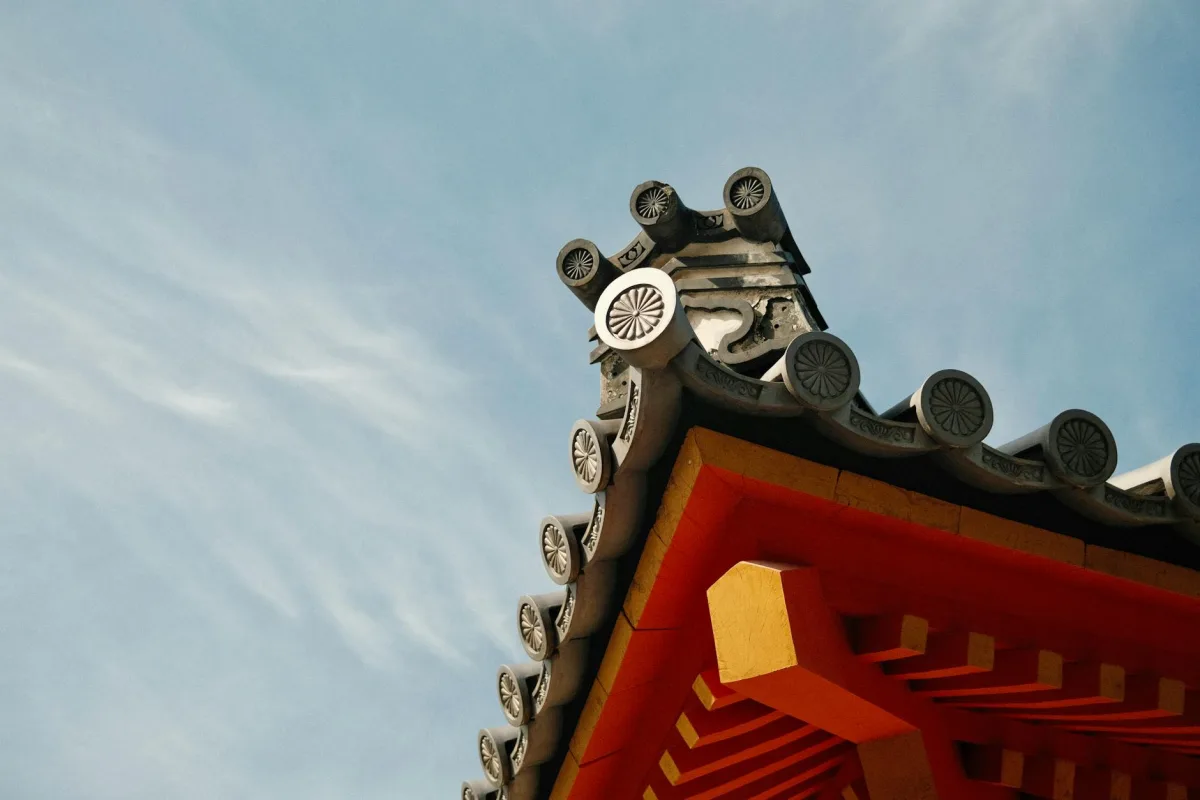 eSIM vs Local SIM Card in Japan: Which Is Better in 2025